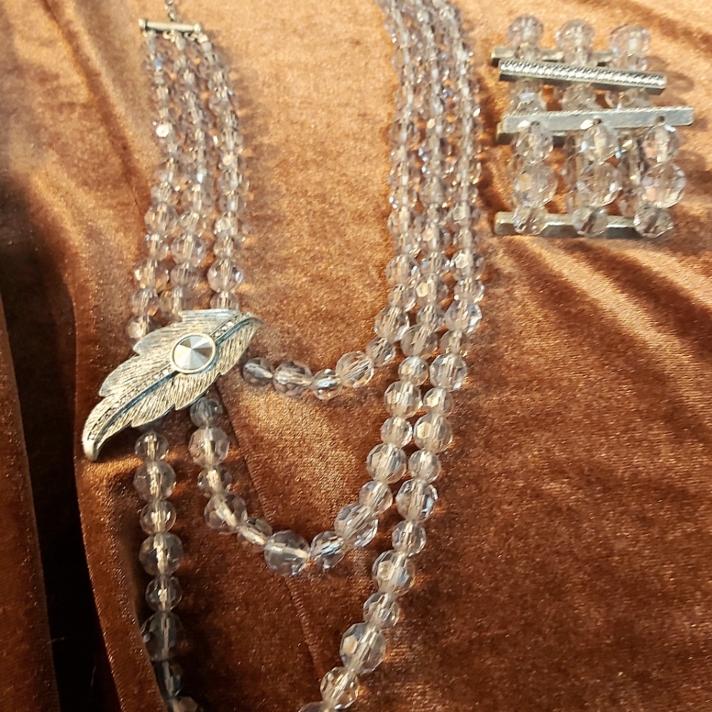 Beaded necklace and bracelet